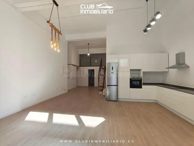 Loft de diseño con doble altura en pleno corazón de El Tosca