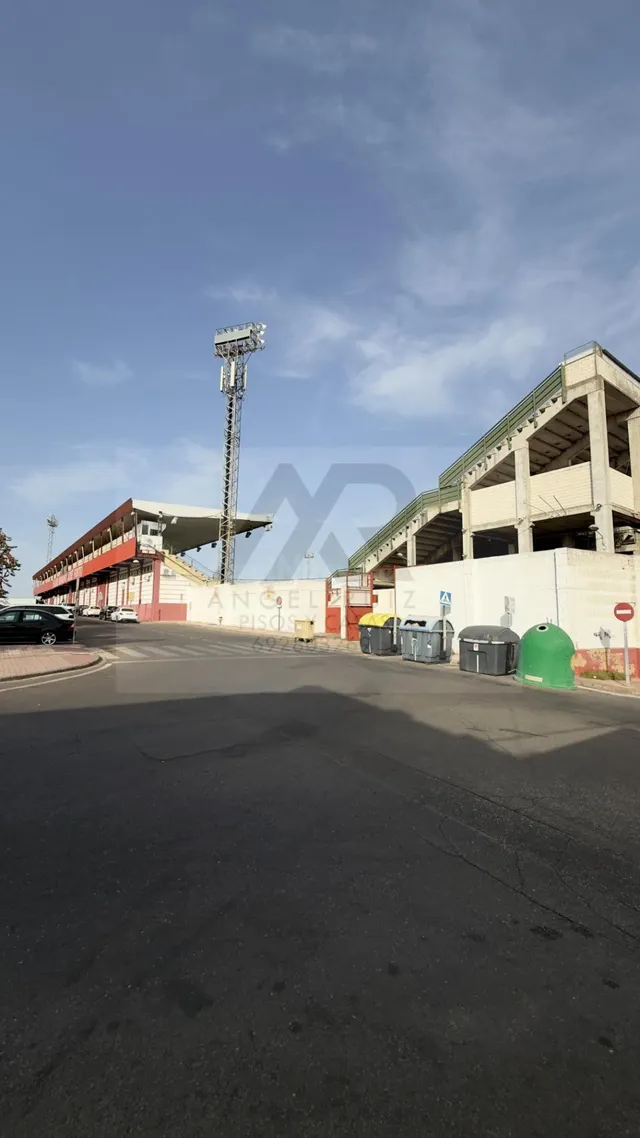 Piso de 3 dormitorios totalmente amueblado junto al estadio romano de Mérida – ideal inversores — 45