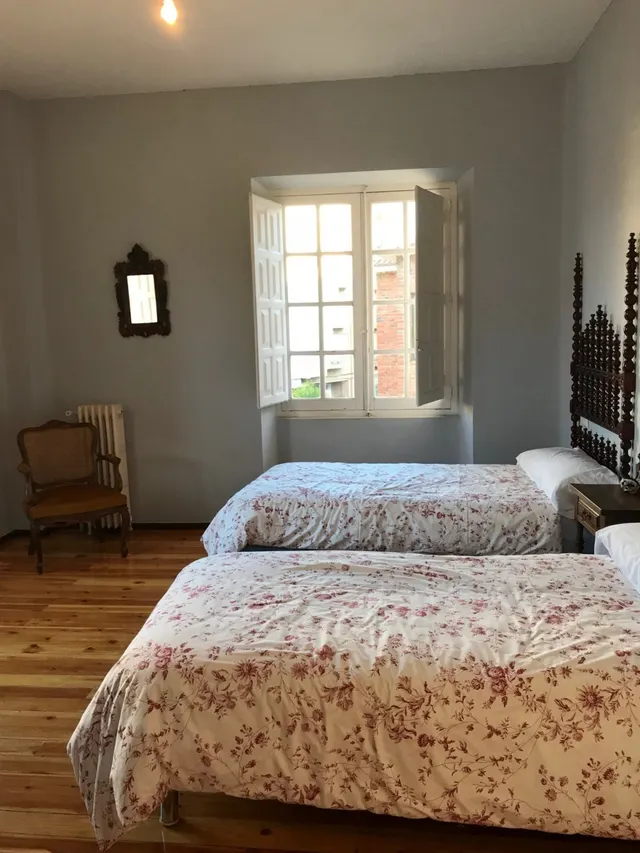 IMPRESIONANTE CASA EN EL CENTRO DE VALENCIA DE DON JUAN, IDEAL NEGOCIO. EN PERFECTO ESTADO. — 42