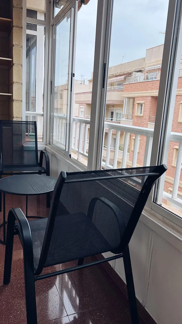 Apartamento con 2 dormitorios, 1 baño, 350 m. de la playa — 14