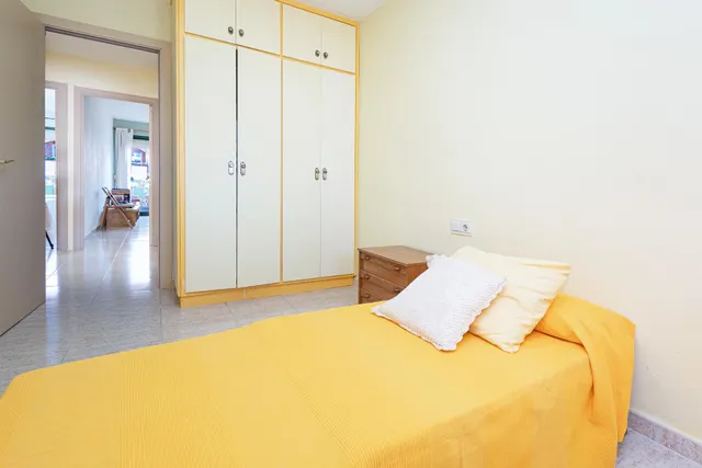 Piso luminoso con 4 habitaciones y 2 baños — 25