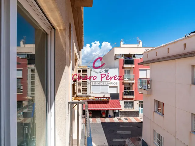 OPORTUNIDAD DE INVERSION EN EL CENTRO DE ROQUETAS DE MAR — 18