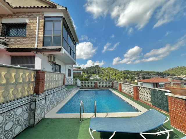 Impresionante Casa con Vistas Espectaculares en Santa Coloma - foto 3