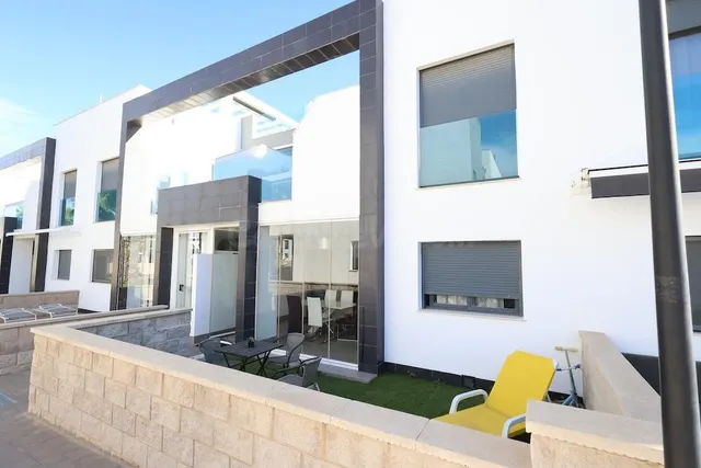 BUNGALOW EN Oasis Beach EN ORIHUELA COSTA DE 2 DORM. 2 BAÑOS - foto 4