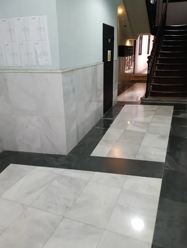 Local - Estudio en Calle Amaniel — 30