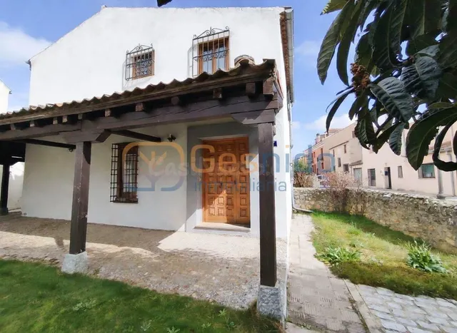 CHALET con ENCANTO a REFORMAR PARCIALMENTE en TORRECABALLERO - foto 3