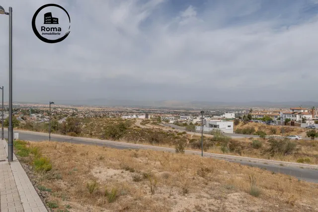 Terreno urbano de 750 m2 en Altos de La Zubia. Parcela 17, manzana M — 39