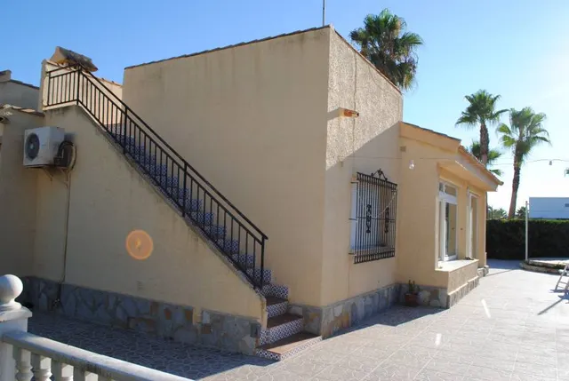Parcela con proyecto de chalet en Cabo Roig — 30
