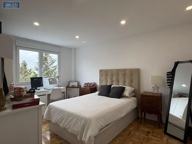 Inmobiliaria Arbeteta vende piso de cuatro dormitorios en zona Constitución — 40