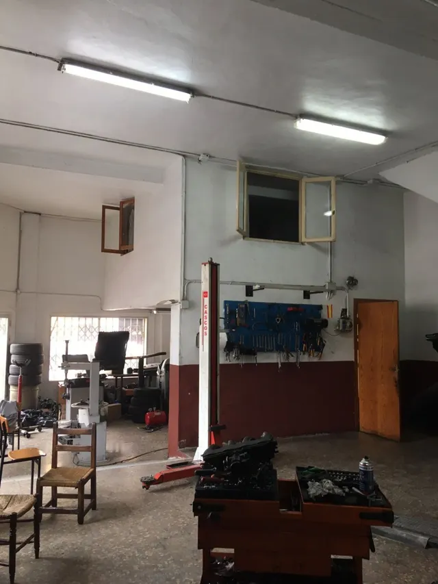 Taller automocion con mas de 20 anos. se vende con licencia o sin licencia. — 6