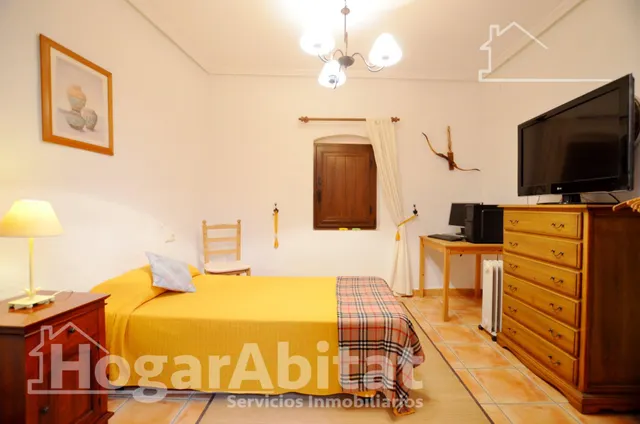 AMPLIA CASA  REFORMADA ESQUNERA CON TERRAZA Y BARBACOA — 26