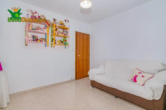 Casa de 7 dormitorios en La Zubia. (Con patio de 16 m2). — 11