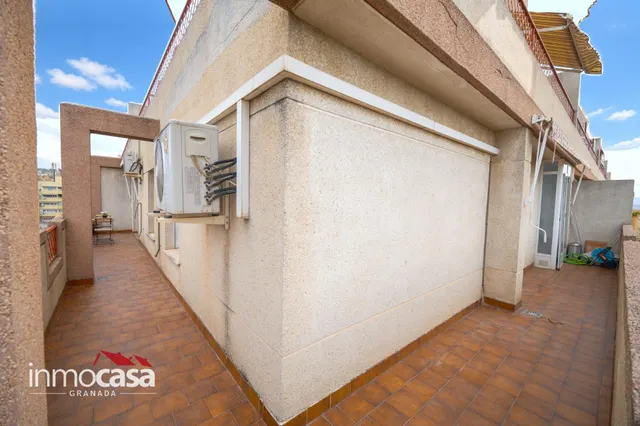 Se Vende amplio piso en  zona Villarejo, con Terraza y Vistas Despejadas — 33