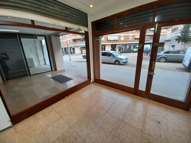 Local comercial en venda a Pineda de Mar - foto 3