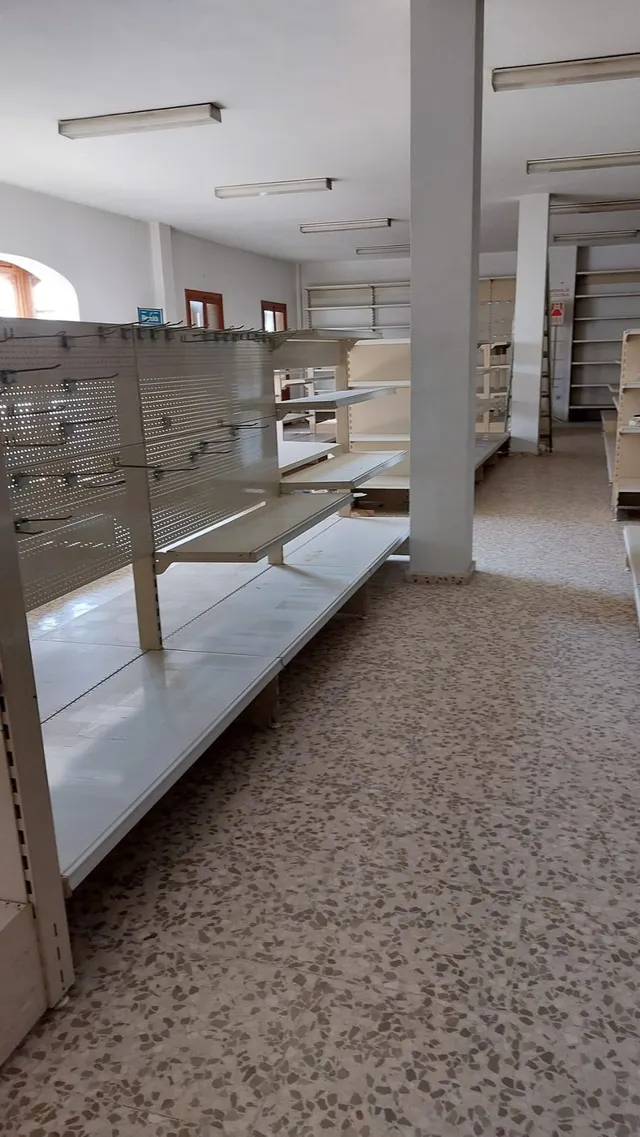 Local comercial 680m² en venta - Costa Del Sol — 9