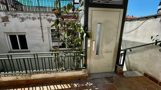 Casa unifamiliar amb ascensor davant del parc de vallparadís — 11