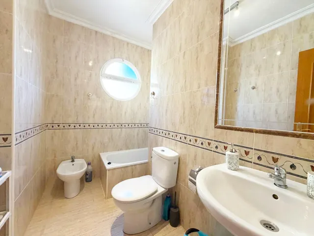 Fantástico bungalow en planta alta con solárium privado en Lomas de Cabo Roig — 11