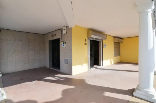Urbis te ofrece un local en venta en zona La Vega, Salamanca. — 5