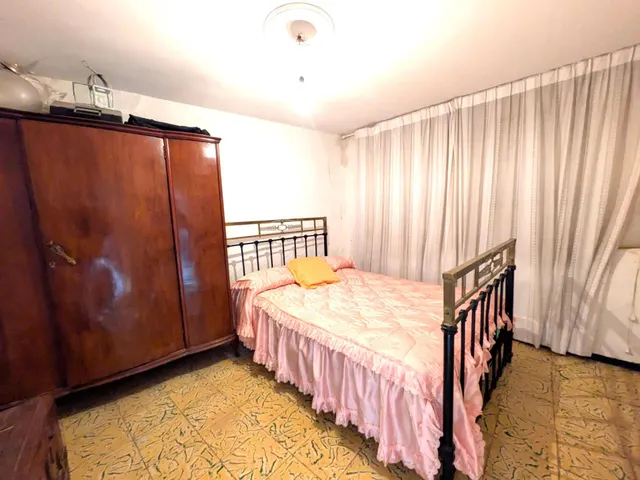 Vivienda en la localidad  Moros, pleno centro de la localidad. — 27