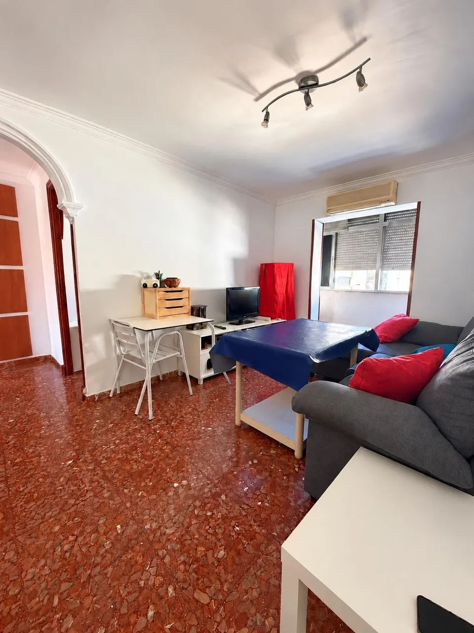 PISO DE 3 habitaciones EN ZONA ICOVESA