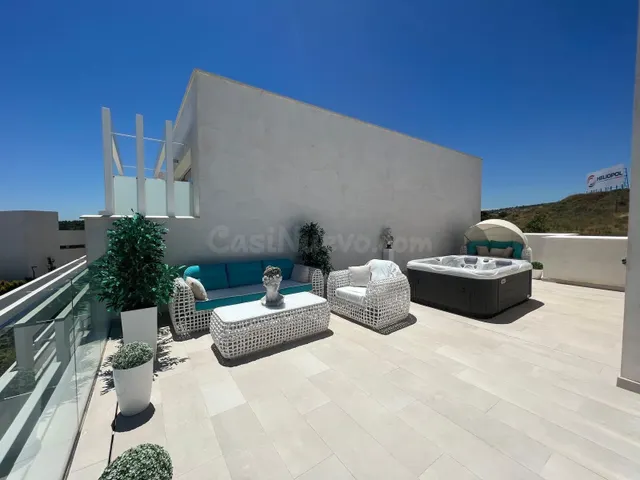 **Exclusivo chalet adosado en Sotogrande Alto: elegancia, confort y calidad de vida** — 5