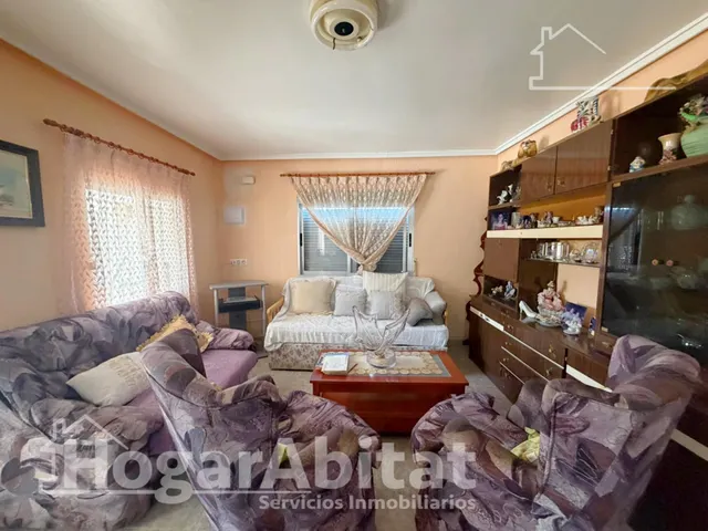 CHALET CON PISCINA, GARAJE Y TERRAZA — 17