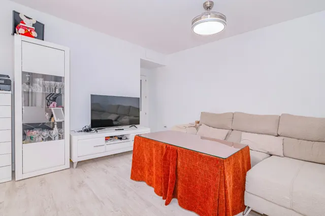PISO CON PATIO Y COCHERA EN LA ZUBIA — 18