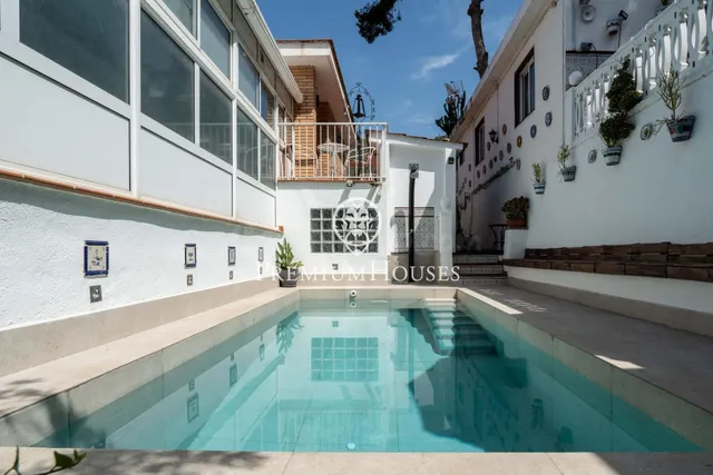 Casa independiente con piscina y jardín en Bellamar - foto 2