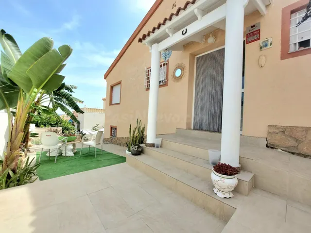 Chalet con vistas, de 4 dormitorios y apartamento separado,  - foto 2