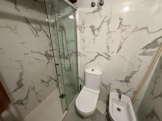 Maravilloso apartamento (aprox. 94 m2 - 1ª planta) en la popular Aldea del Mar con gran zona de piscina. Amplio balcón al sureste y a solo 400 m de la Playa de los Locos. — 29