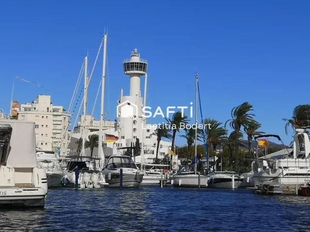 Piso con terraza, licencia turística  Empuriabrava — 27