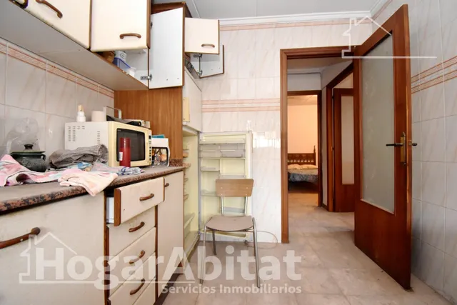 ESPACIOSA CASA CON LOCAL COMERCIAL, DOS TERRAZAS Y BALCÓN — 20