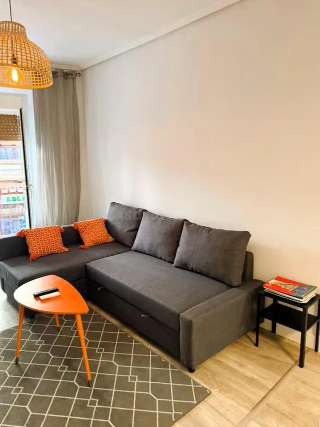Se Alquila Coqueta Vivienda de 2 Dormitorios para Entrar a V - foto 2