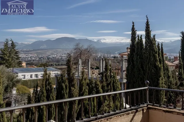 INCREÍBLE CHALET INDEPENDIENTE EN ZONA PRIVILEGIADA — 26