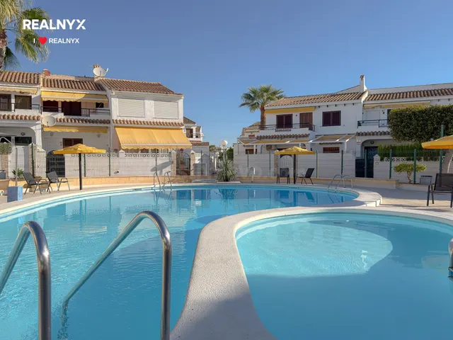 Torreblanca! Encantador bungalow reformado con 2 terrazas, en urbanización exclusiva con 2 piscinas comunitarias — 2