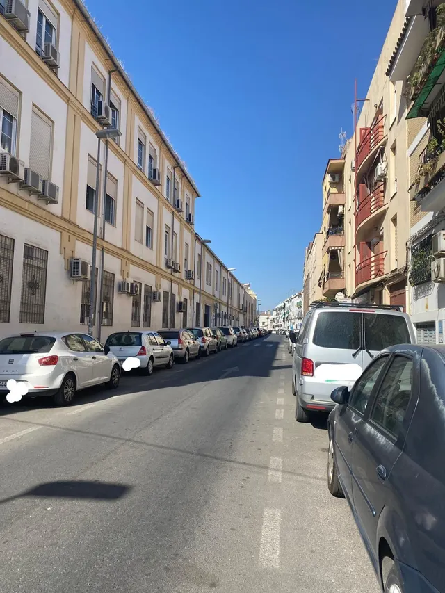 PLAZA DE GARAJE JUNTO A LA FACULTAD DE DERECHO — 11