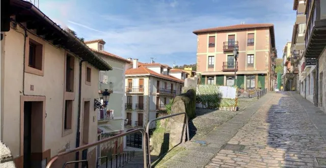SE VENDE casa adosada OKUPA en C Rua Mayor 25 de Laredo - foto 3