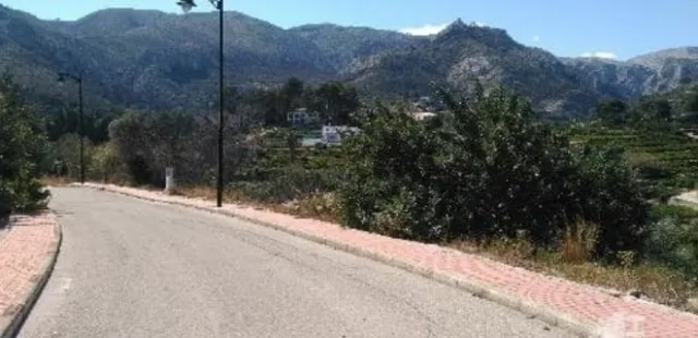 PARCELA URBANA EN PEGO EN OFERTA