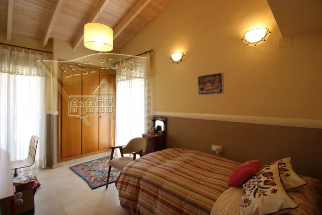 EXCLUSIVO CHALET ESQUINERO EN LA PATACONA — 38