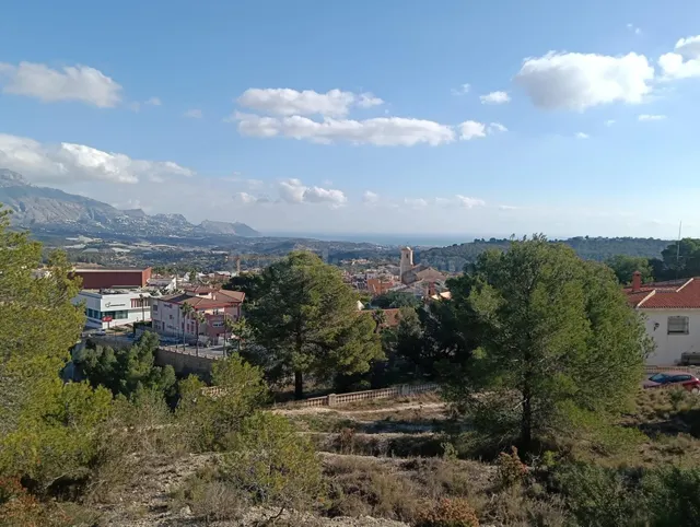 ¡Oportunidad Única de Inversión! Chalet Doble con 6 Dormitor - foto 5