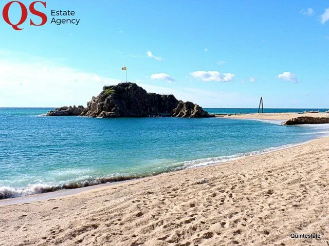 Garaje cerrado en la zona de Los Pinos, Blanes — 14