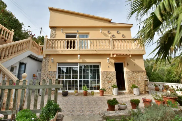 CASA EN VENTA EN PINEDA DE MAR - foto 2