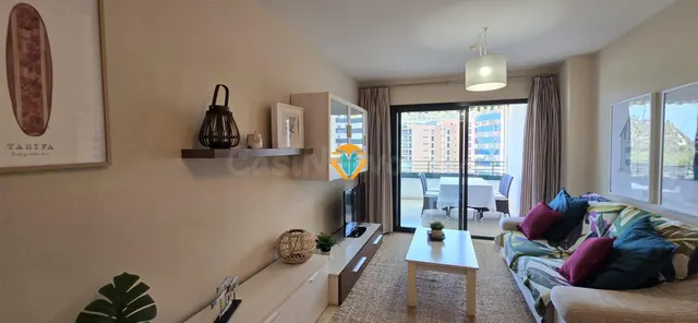 ¡Exclusiva vivienda en primera línea de playa en La Cala de 
