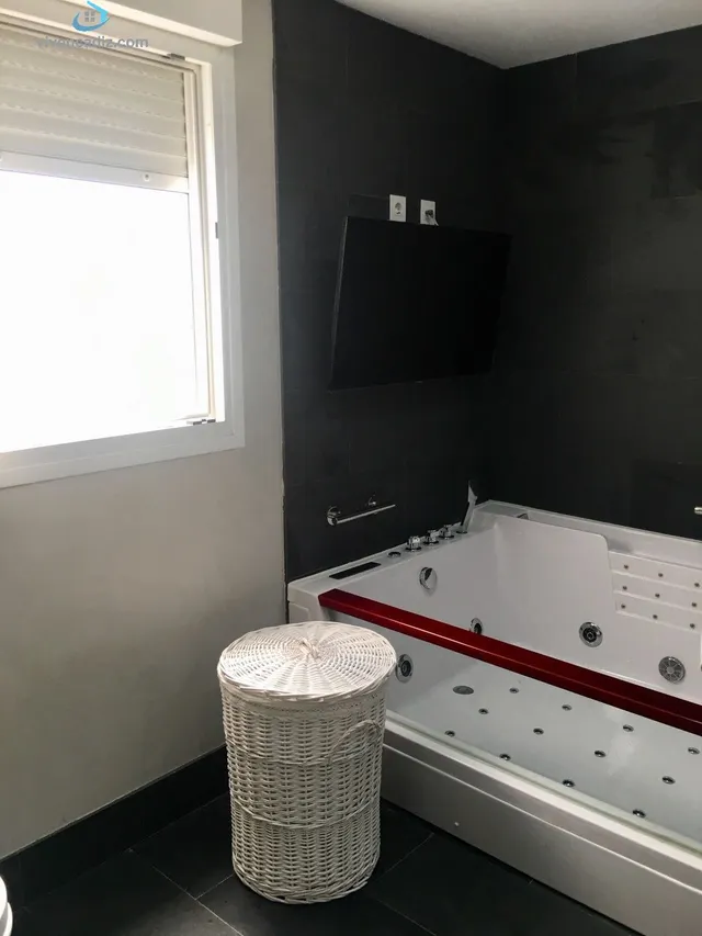 GRAN PISO DE LUJO  FRONTAL AL MAR CANALEJAS — 28