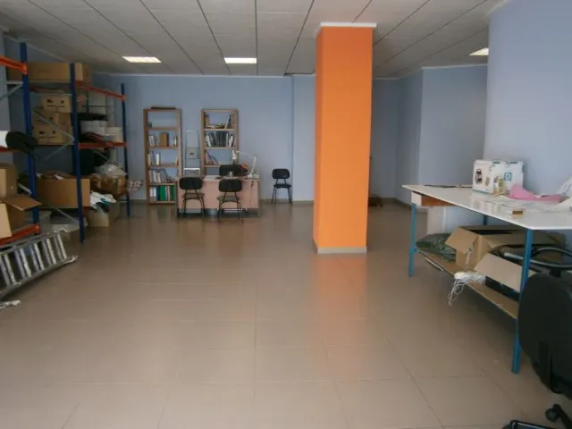 LOCAL COMERCIAL — 8