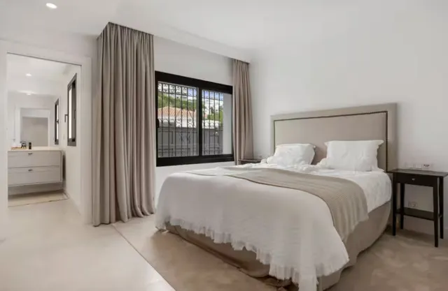 Chalet 5 habitaciones 457m² en venta - Costa del Sol — 13