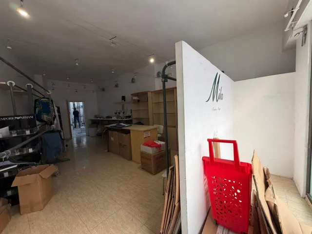 Amplio Local Comercial en la Zona de Santo Domingo, Alicante por solo €140.000 — 8