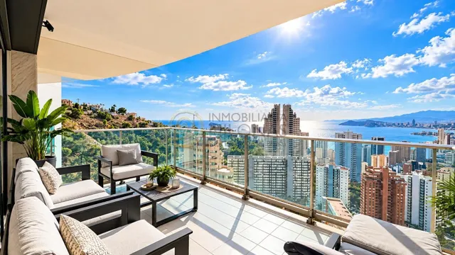 Exclusivo apartamento reformado en la planta 19 de torre lugano – Benidorm — 3