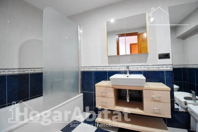 Espacio familiar y comodidad absoluta en este piso totalmente exterior con garaje privado cerrado — 44