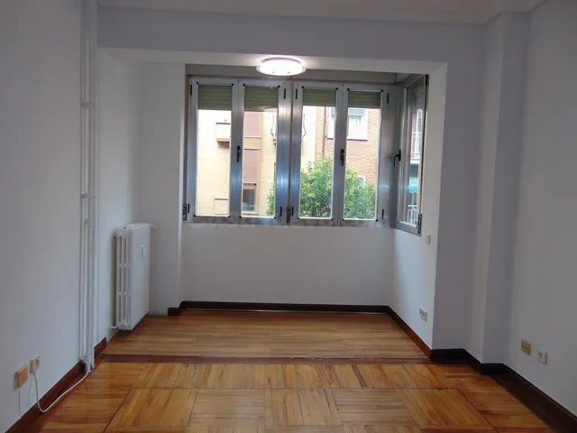 PISO DISPONIBLE EN ALQUILER CALLE CARTAGENA PROSPERIDAD - foto 4